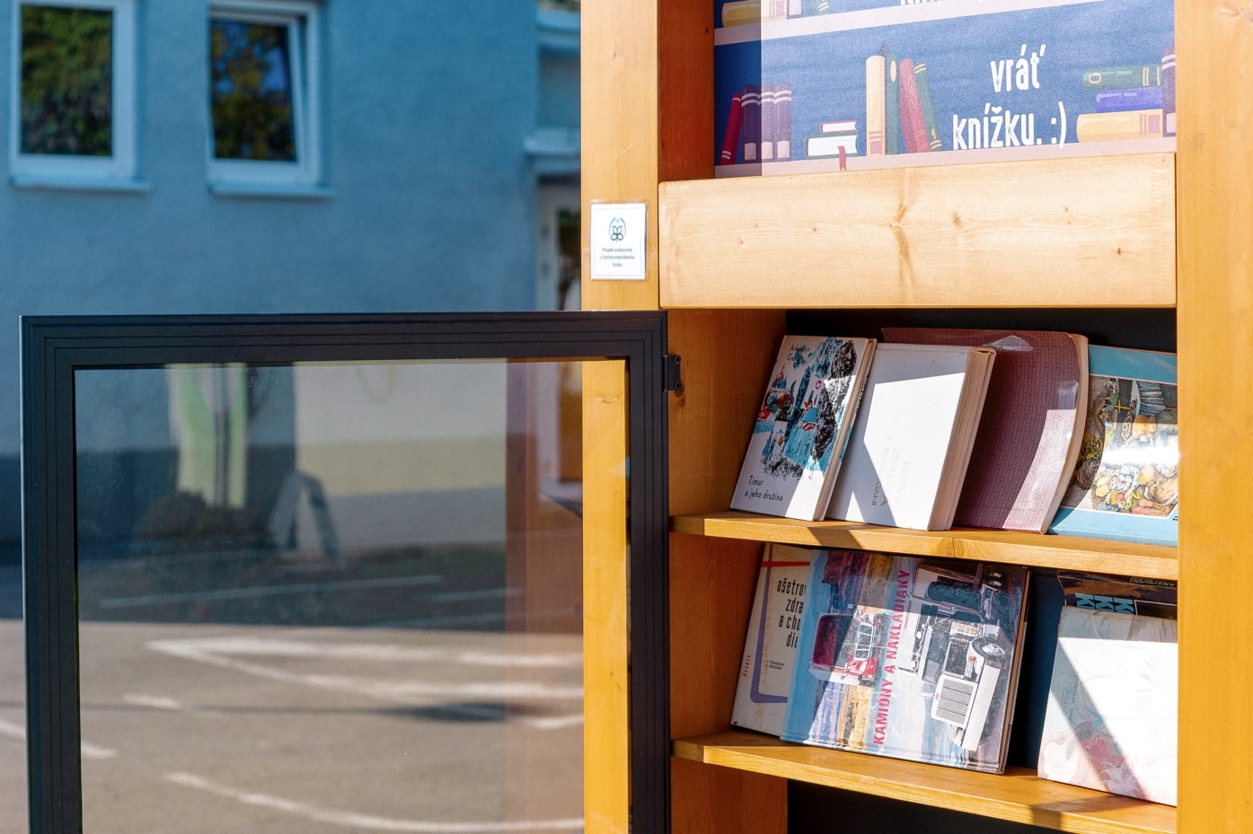 Knihobúdka v škole